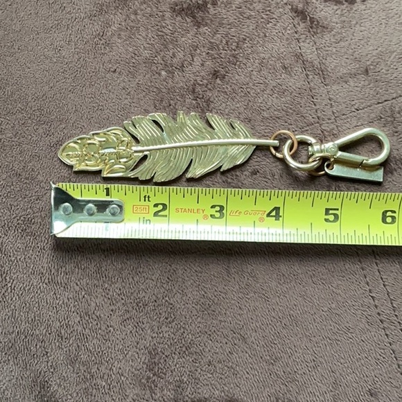 Jessica Simpson Gold Feather Key & Card Holder - Picture 5 of 5